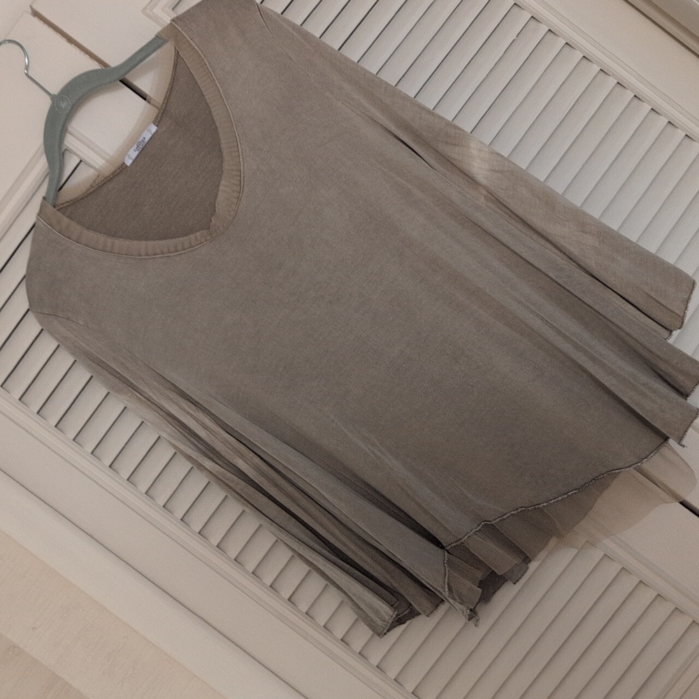 Florencia Flowy Taupe Long Sleeve Top Fits Sz Small